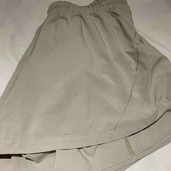 Lululemon shorts 5 inch - Picture 3 of 3